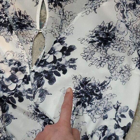 Free People Romper with Button Down Back and Long Sheer Sleeves Size S - Picture 16 of 16